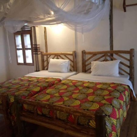 Tembo Safari Lodge Katunguru Eksteriør bilde