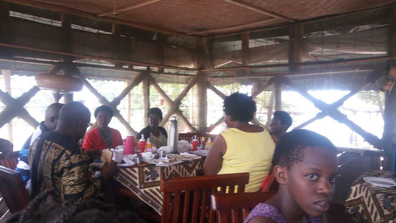 Tembo Safari Lodge Katunguru Eksteriør bilde
