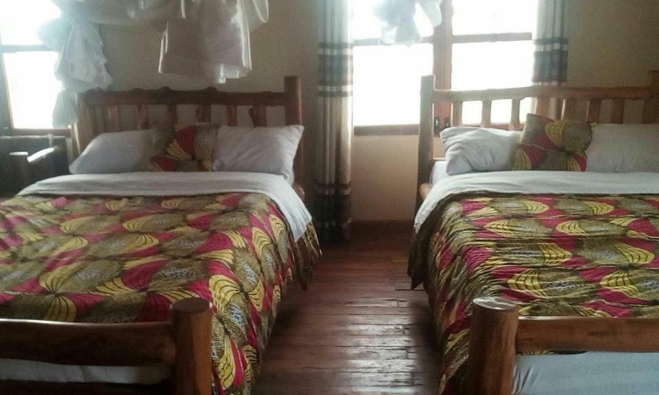 Tembo Safari Lodge Katunguru Eksteriør bilde
