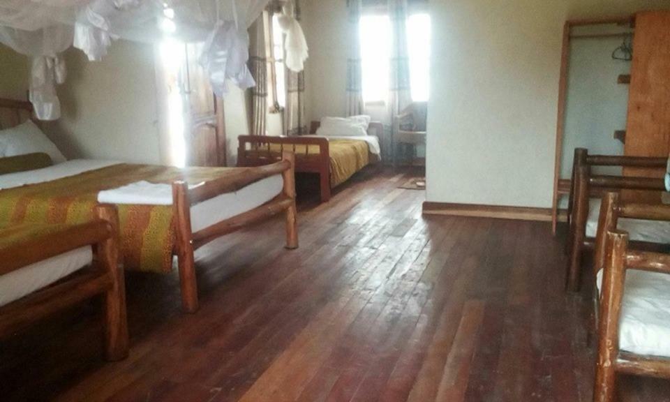 Tembo Safari Lodge Katunguru Eksteriør bilde