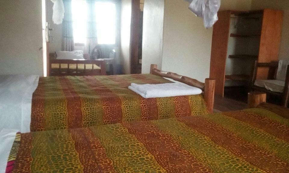 Tembo Safari Lodge Katunguru Eksteriør bilde